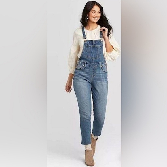 Universal Thread High-Rise Raw Hem Denim Overalls - Picture 1 of 9
